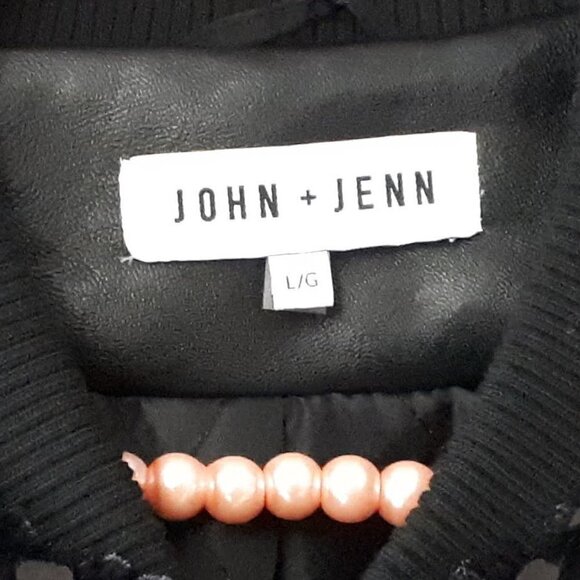 EUC John + Jenn black faux fur fuzzy feel & textured surface bomber jacket - Picture 11 of 15